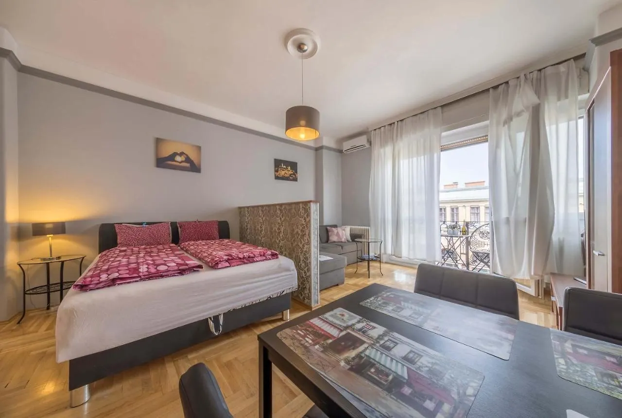 Astoria Balcony Apartment Будапешт