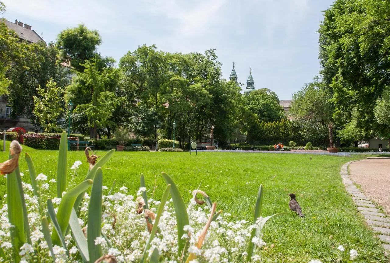Astoria Balcony Apartment Будапешт